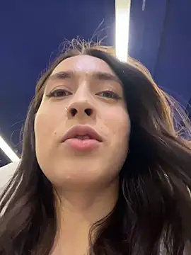 Holly Play online show from 8, 2, 2026