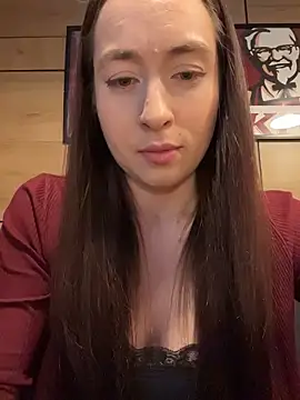 Holly Play online show from 26, 5, 2026