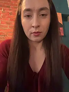 Holly Play online show from 3, 6, 2026