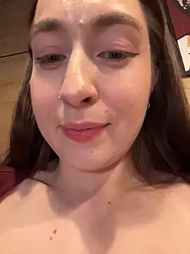 Holly Play online show from 11, 5, 2026