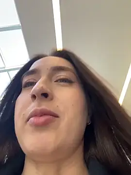 Holly Play online show from 13, 3, 2026