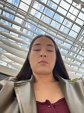 Holly Play online show from 20, 4, 2026