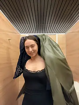 Holly Play online show from 27, 3, 2026