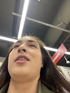 Holly Play online show from 13, 10, 2025