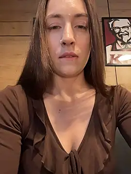 Holly Play online show from 7, 7, 2026