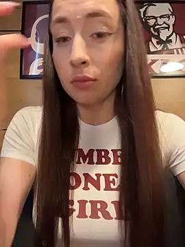 Holly Play online show from 20, 5, 2026