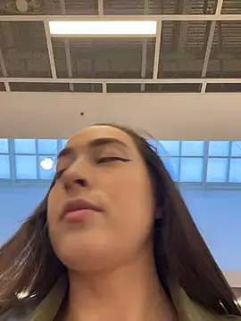 Holly Play online show from 24, 10, 2025