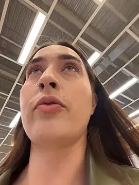 Holly Play online show from 12, 11, 2025