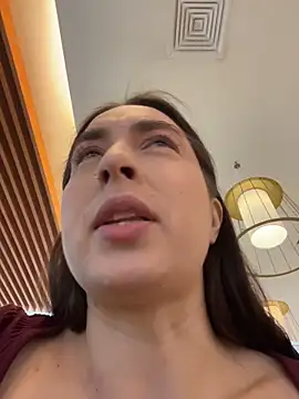 Holly Play online show from 23, 12, 2025