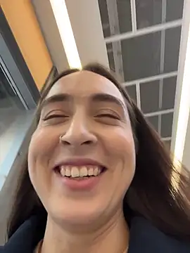 Holly Play online show from 24, 11, 2025