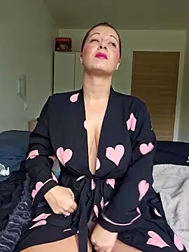 Chaudesquirt online show from 9, 10, 2025