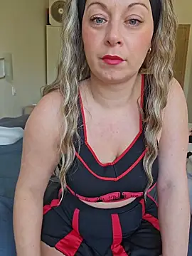 Chaudesquirt online show from 20, 3, 2026