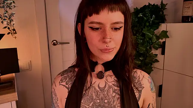 MichaellaMoon online show from 23, 4, 2026