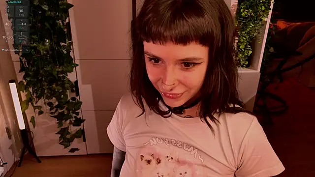 MichaellaMoon online show from 15, 4, 2026