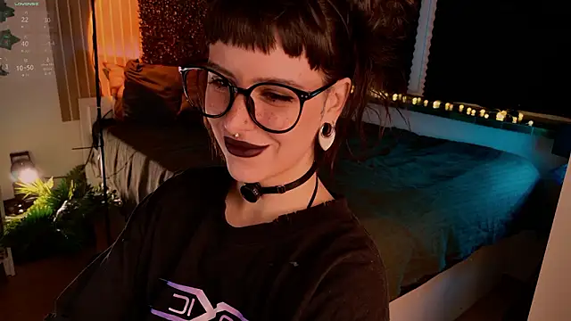 MichaellaMoon online show from 7, 3, 2026