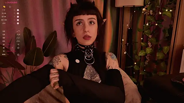 MichaellaMoon online show from 22, 1, 2025