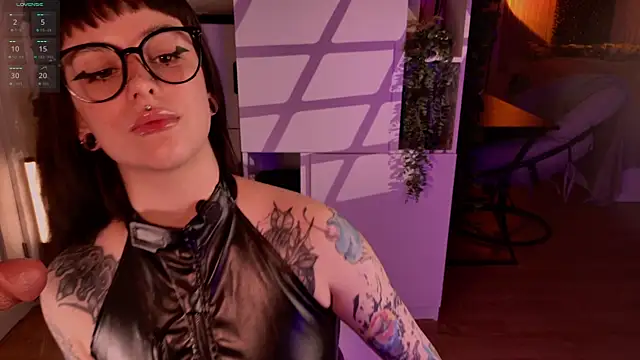 MichaellaMoon online show from 4, 4, 2026