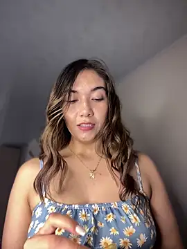 Snapshot of Iris_lee chatting on 10, 9, 2025 Iris lee online show from 10, 9, 2025