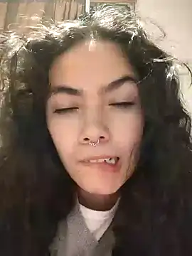 Snapshot of Emily_Saez1 chatting on 10, 12, 2024 Emily Saez1 online show from 10, 12, 2024