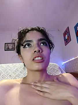 Snapshot of Emily_Saez1 chatting on 7, 12, 2024 Emily Saez1 online show from 7, 12, 2024