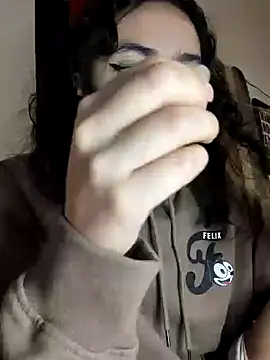 Snapshot of Emily_Saez1 chatting on 12, 12, 2024 Emily Saez1 online show from 12, 12, 2024
