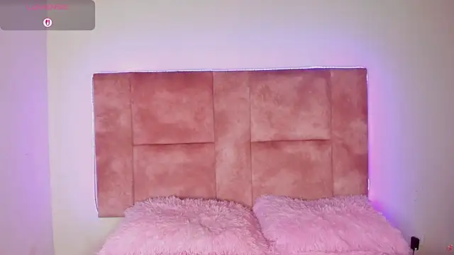 Snapshot of Iris_Thompson_ chatting on 18, 6, 2026 Iris Thompson online show from 18, 6, 2026