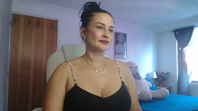 lucy diiaz online show from 13, 9, 2025