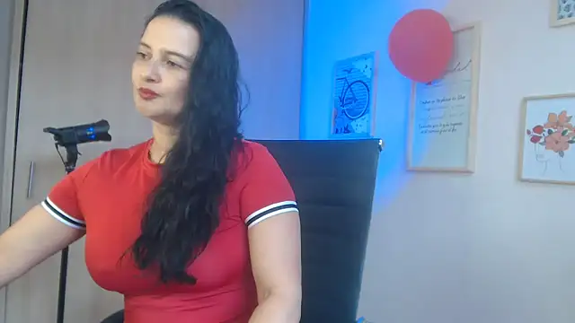 lucy diiaz online show from 26, 2, 2025