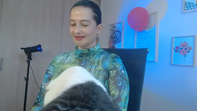 lucy diiaz online show from 27, 2, 2025