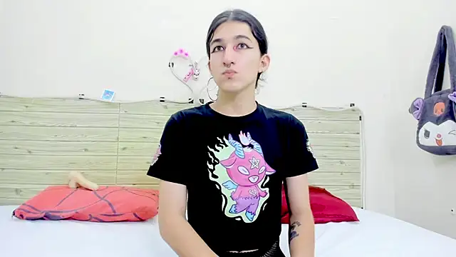 Evil Queen13 online show from 19, 12, 2025