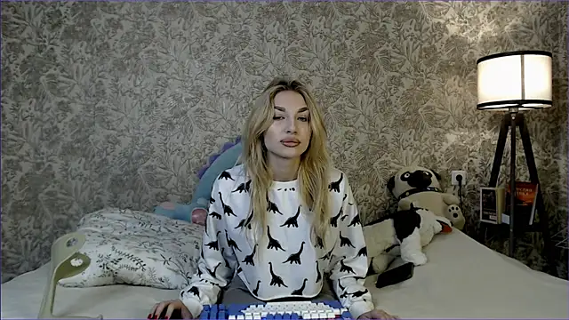 Ella Milla online show from 15, 9, 2025