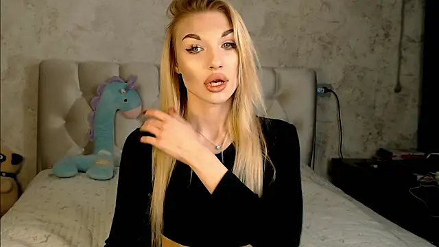 Ella Milla online show from 28, 2, 2026