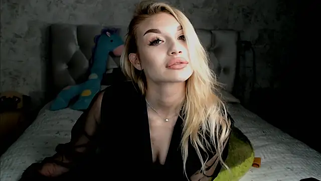 Ella Milla online show from 19, 4, 2026