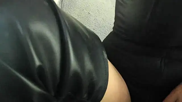 MendiPetite online show from 3, 4, 2026