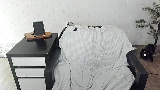 MendiPetite online show from 16, 3, 2026