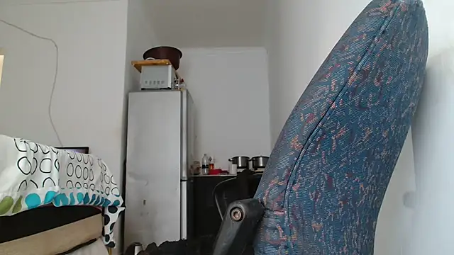 Hugetittiesxx2 online show from 5, 4, 2026