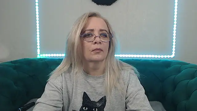 IvanaCharm online show from 6, 2, 2026