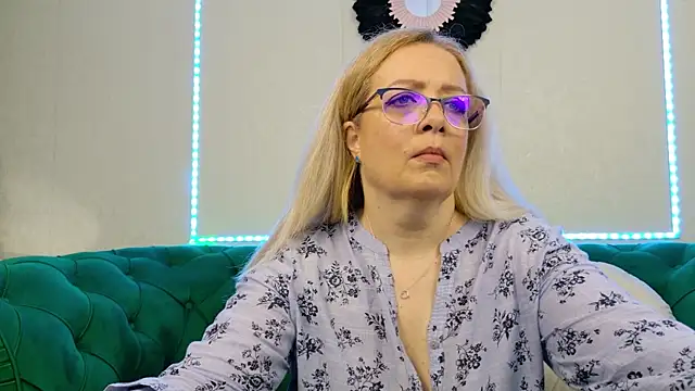 IvanaCharm online show from 28, 5, 2026