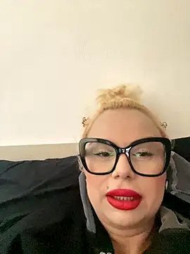 Snapshot of luna_14 chatting on 18, 10, 2025 luna 14 online show from 18, 10, 2025