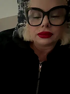 Snapshot of luna_14 chatting on 16, 10, 2025 luna 14 online show from 16, 10, 2025