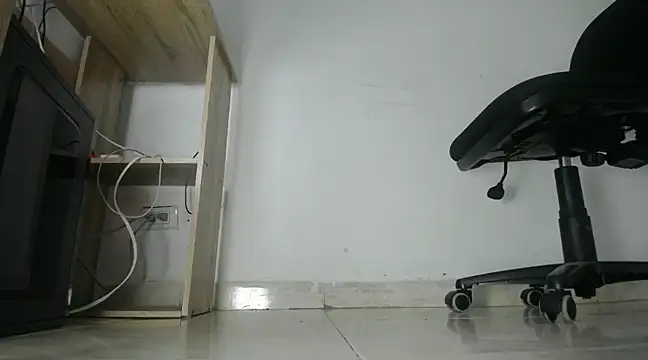 aprhillove online show from 6, 1, 2025