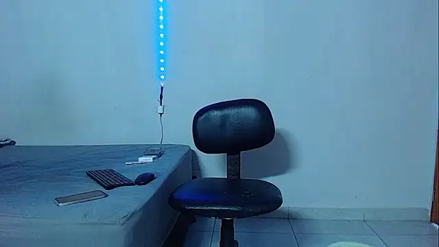 Snapshot of mikecoper_23 chatting on 11, 11, 2025 mikecoper 23 online show from 11, 11, 2025