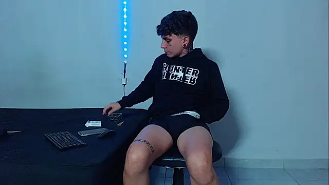 Snapshot of mikecoper_23 chatting on 17, 11, 2025 mikecoper 23 online show from 17, 11, 2025