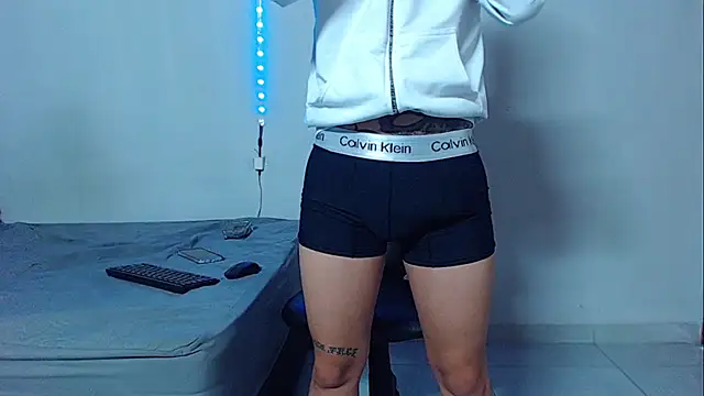 Snapshot of mikecoper_23 chatting on 28, 10, 2025 mikecoper 23 online show from 28, 10, 2025