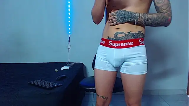 Snapshot of mikecoper_23 chatting on 20, 11, 2025 mikecoper 23 online show from 20, 11, 2025