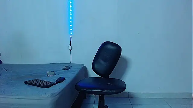 Snapshot of mikecoper_23 chatting on 9, 11, 2025 mikecoper 23 online show from 9, 11, 2025