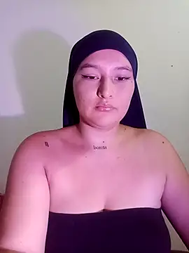Snapshot of Celeste_camila18 chatting on 4, 10, 2025 Celeste camila18 online show from 4, 10, 2025