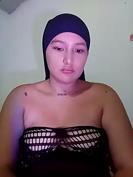 Snapshot of Celeste_camila18 chatting on 19, 10, 2025 Celeste camila18 online show from 19, 10, 2025