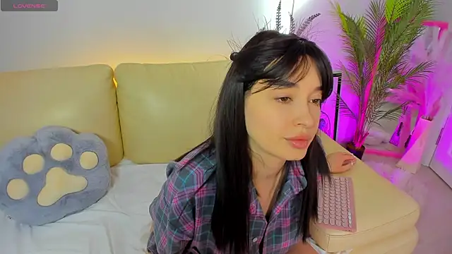 Miss Elia online show from 4, 4, 2026