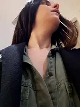 RaonXO online show from 1, 2, 2025